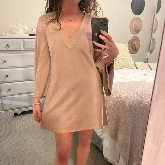 ADORABLE suede mini dress with *Bell Sleeves* - Picture 7 of 8